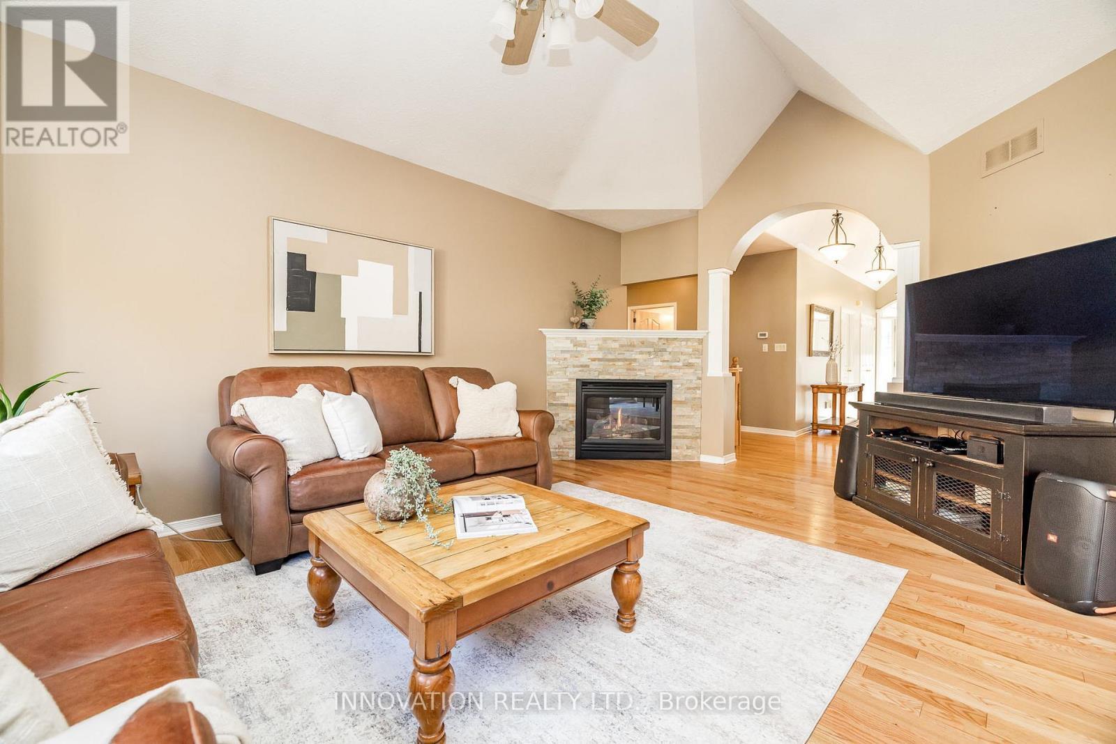 25 Kyle Avenue, Ottawa, ON - Indoor Photo Showing Living Room With Fireplace