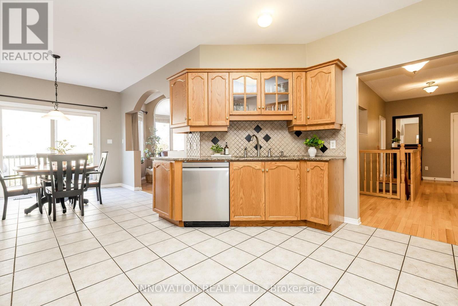 Eat-in kitchen - 25 Kyle Avenue, Ottawa, ON - Indoor