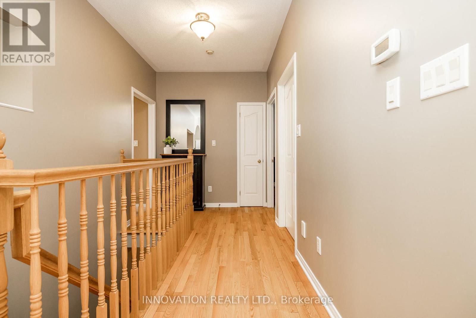 Wide hallways for ease of mobility - 25 Kyle Avenue, Ottawa, ON - Indoor Photo Showing Other Room