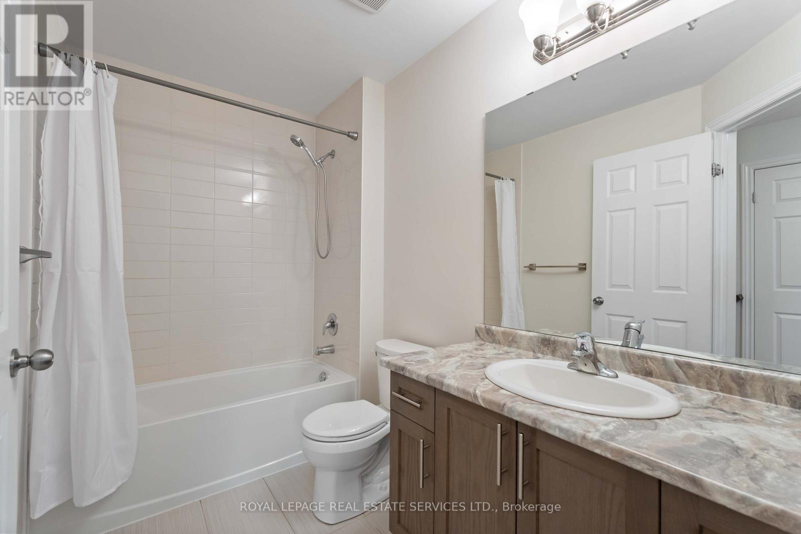 27 - 219 Dundas Street E, Hamilton, ON - Indoor Photo Showing Bathroom