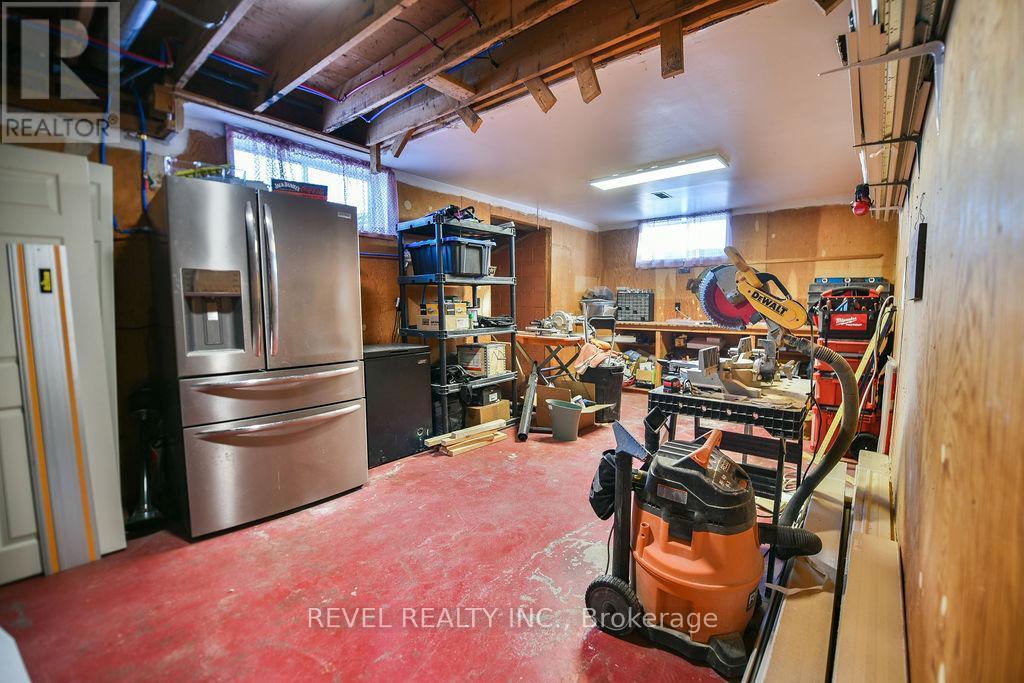 2104 Jaguar Drive, Timmins (Mtj - 101 West), ON - Indoor