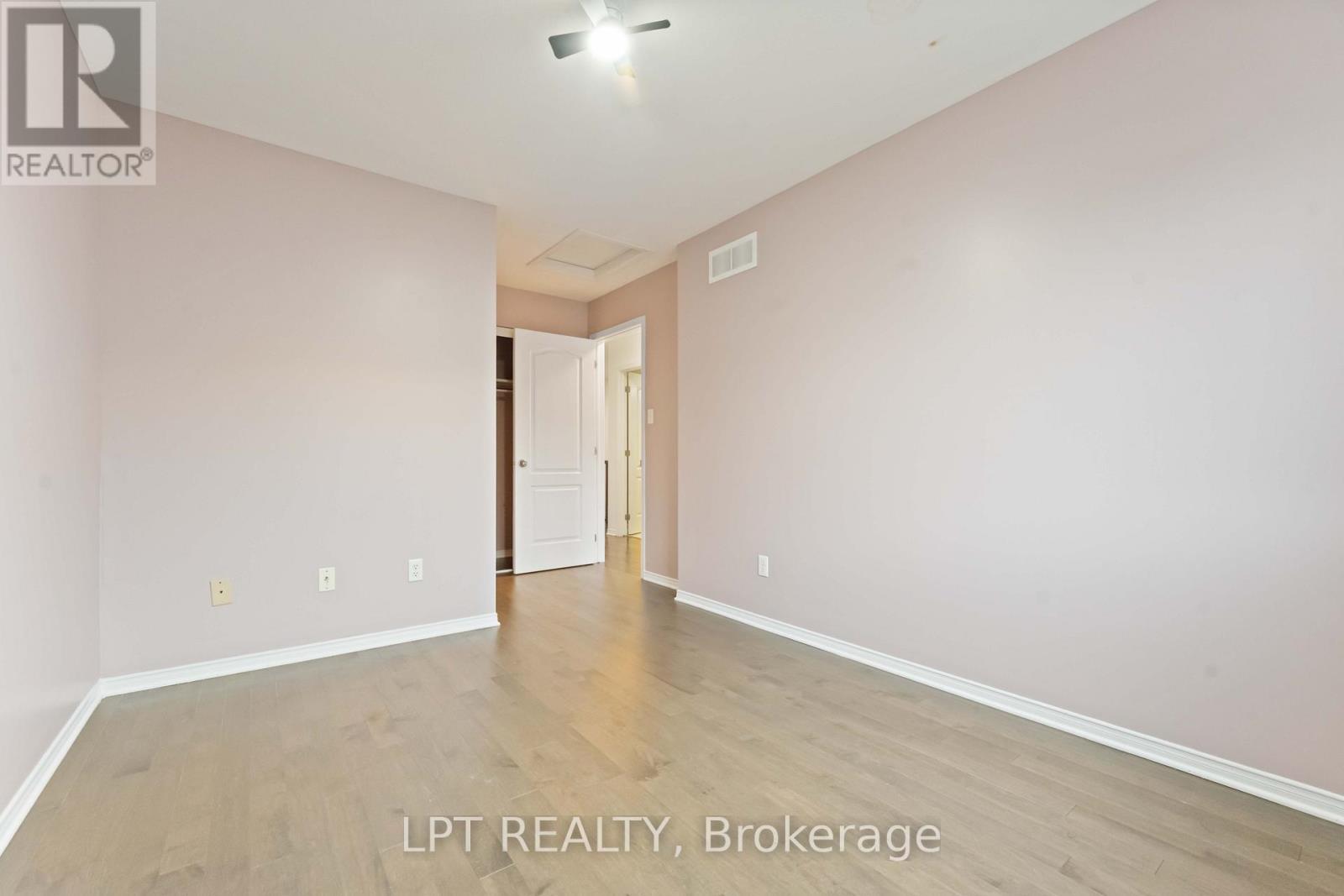 213 Idlewild Private, Ottawa, ON - Indoor Photo Showing Other Room