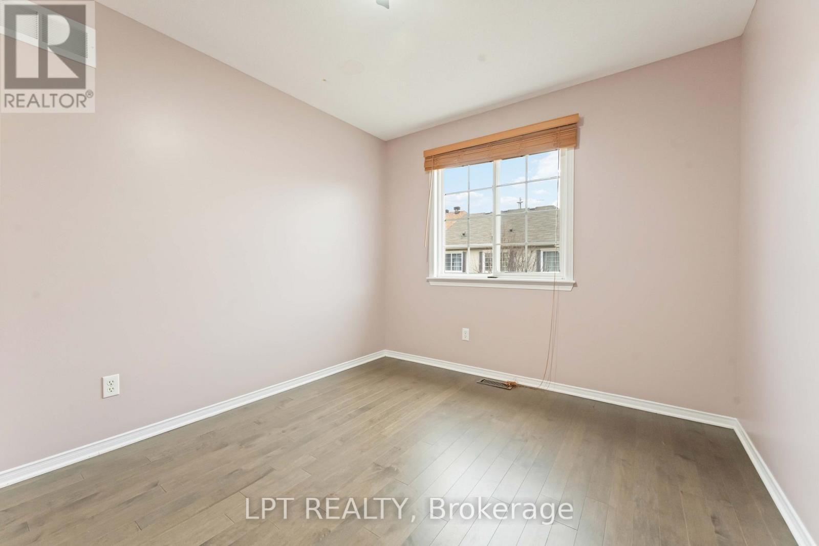 213 Idlewild Private, Ottawa, ON - Indoor Photo Showing Other Room