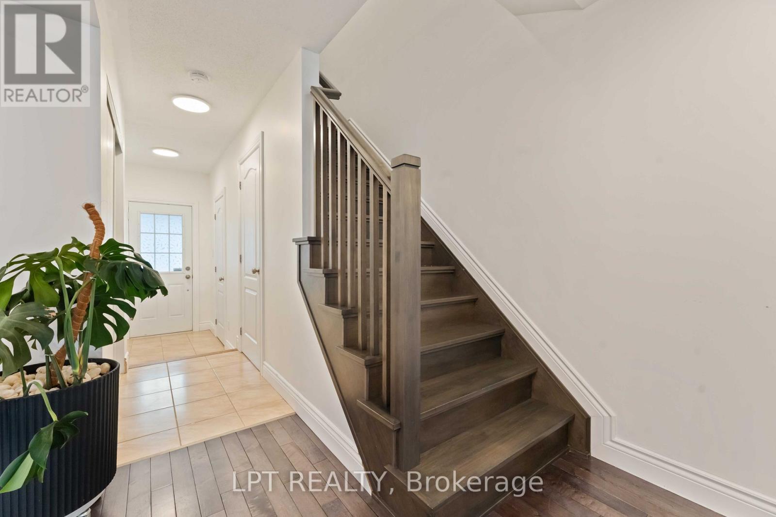 213 Idlewild Private, Ottawa, ON - Indoor Photo Showing Other Room