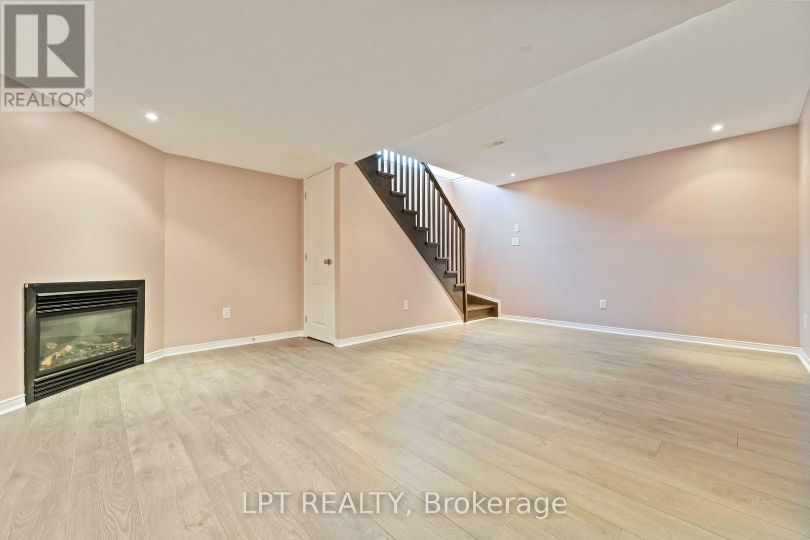 213 Idlewild Private, Ottawa, ON - Indoor With Fireplace