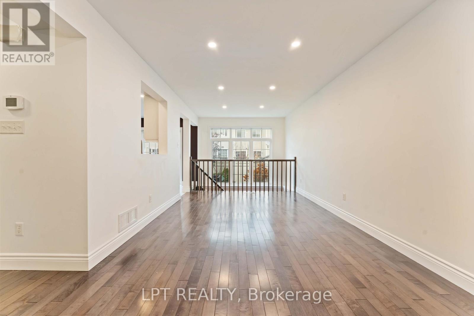 213 Idlewild Private, Ottawa, ON - Indoor Photo Showing Other Room