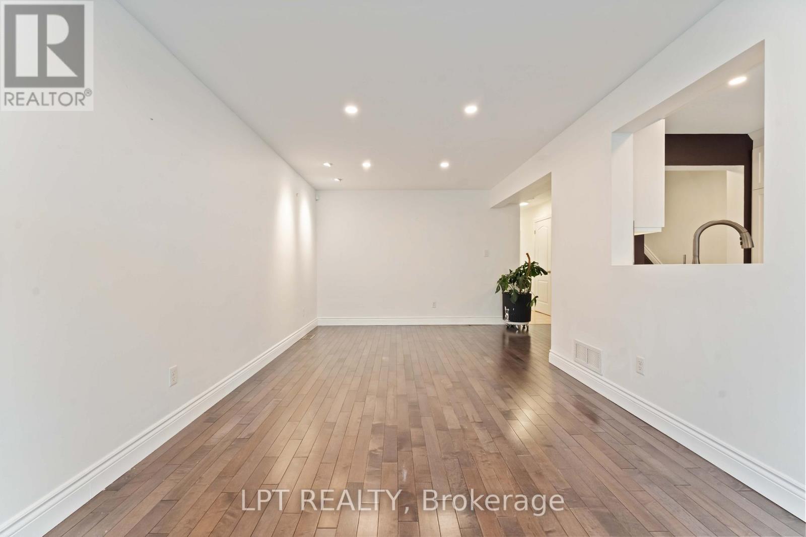 213 Idlewild Private, Ottawa, ON - Indoor Photo Showing Other Room