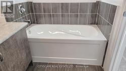 4pc Primary Ensuite -