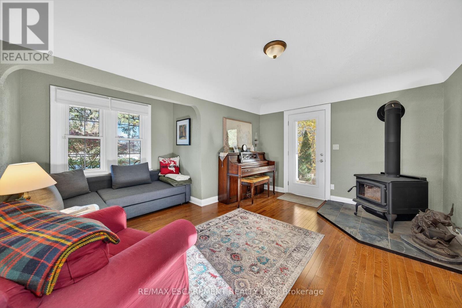 1072 Concession 13 Townsend, Norfolk, ON - Indoor Photo Showing Living Room With Fireplace