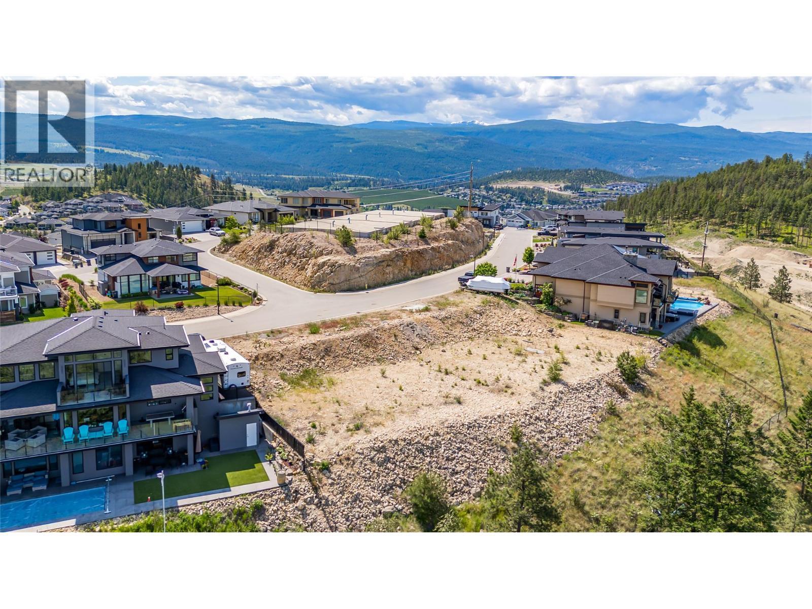 1726 Carnegie Street, Kelowna, BC