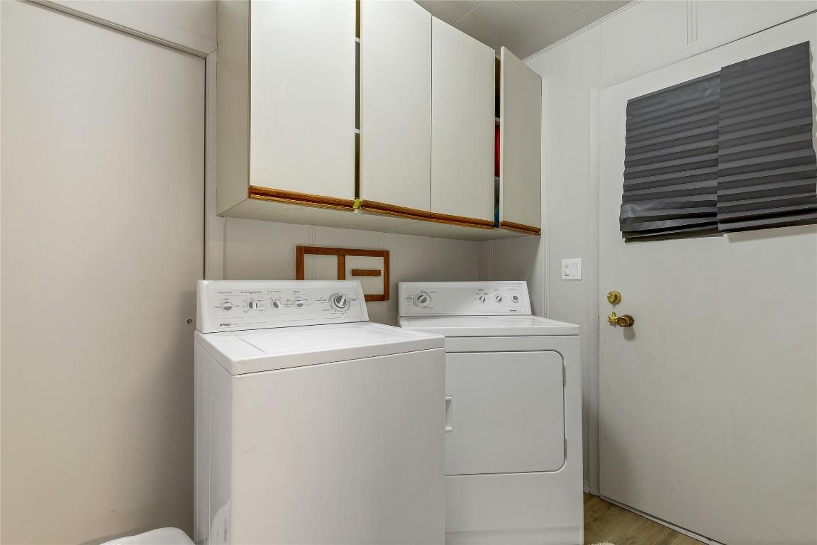 3600 37 Avenue, Vernon, BC - Indoor Photo Showing Laundry Room