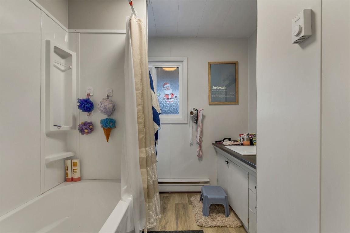 3600 37 Avenue, Vernon, BC - Indoor