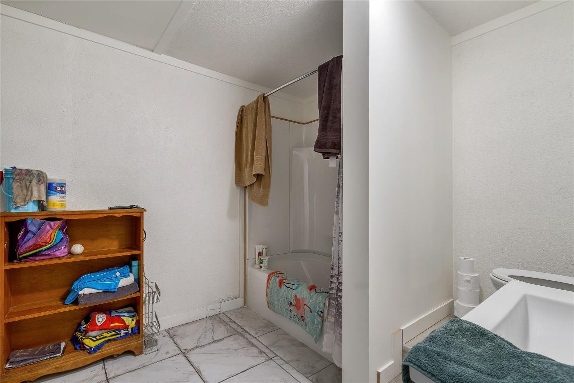 3600 37 Avenue, Vernon, BC - Indoor