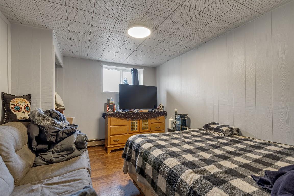 3600 37 Avenue, Vernon, BC - Indoor Photo Showing Bedroom
