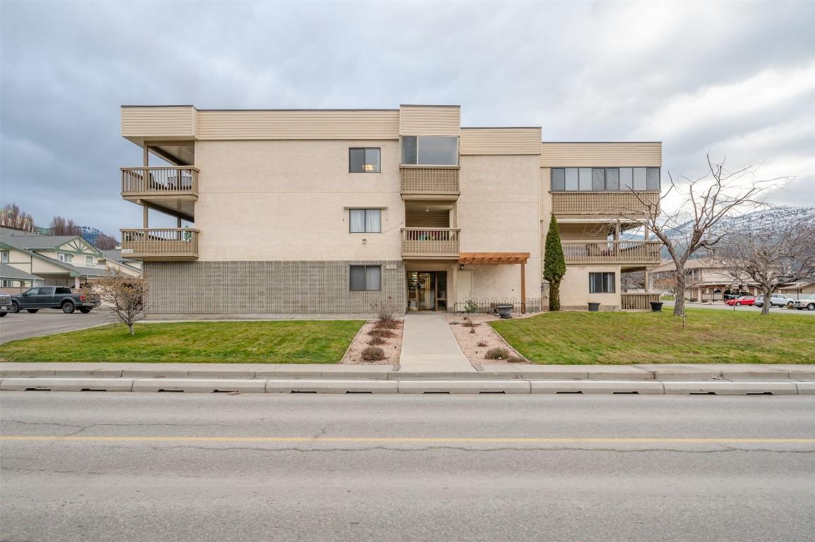 103-1820 Atkinson Street, Penticton, BC - Outdoor