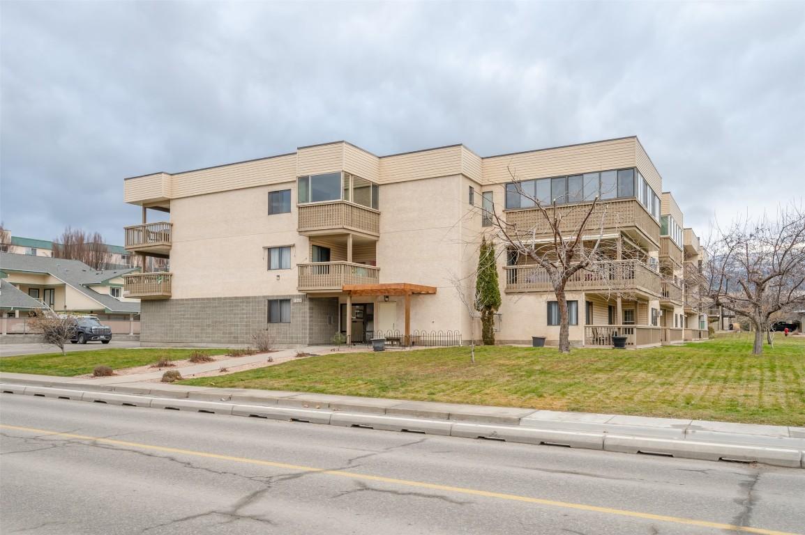 103-1820 Atkinson Street, Penticton, BC - Outdoor