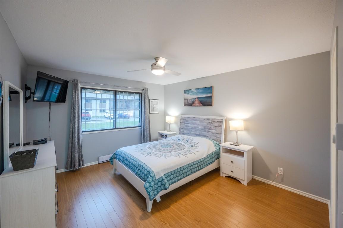 103-1820 Atkinson Street, Penticton, BC - Indoor Photo Showing Bedroom