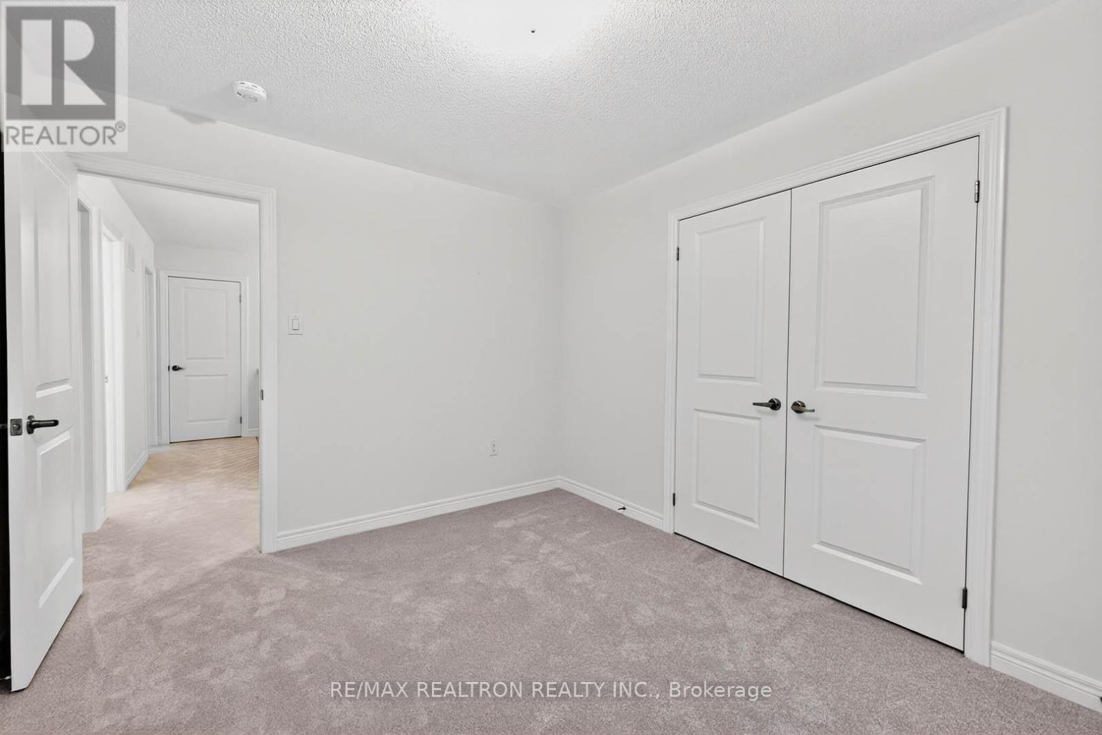 1 Wakefield Boulevard, Essa, ON - Indoor Photo Showing Other Room