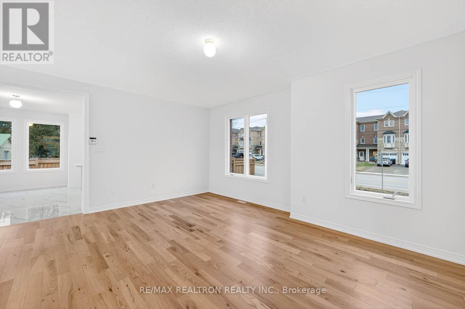 1 Wakefield Boulevard, Essa, ON - Indoor Photo Showing Other Room