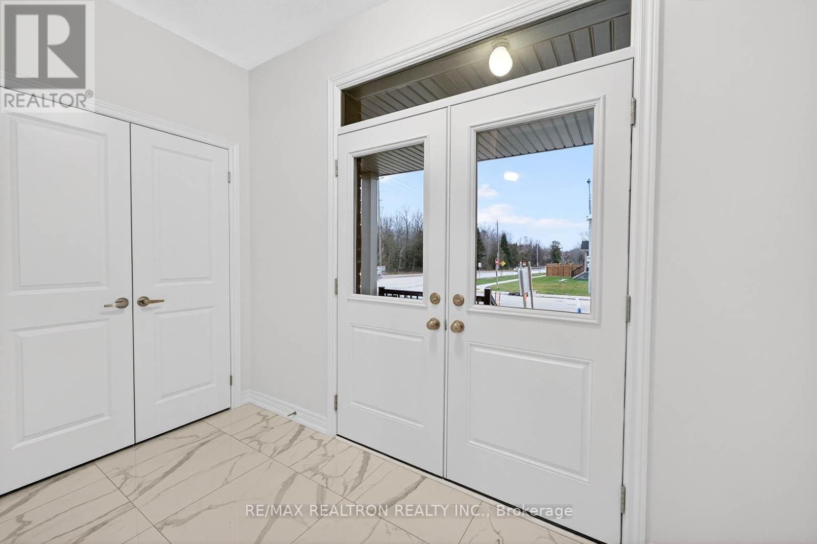 1 Wakefield Boulevard, Essa, ON - Indoor Photo Showing Other Room