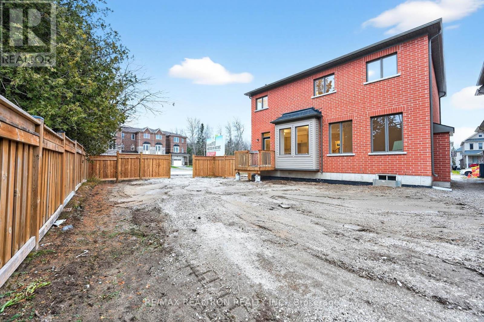 1 Wakefield Boulevard, Essa, ON - Outdoor With Exterior