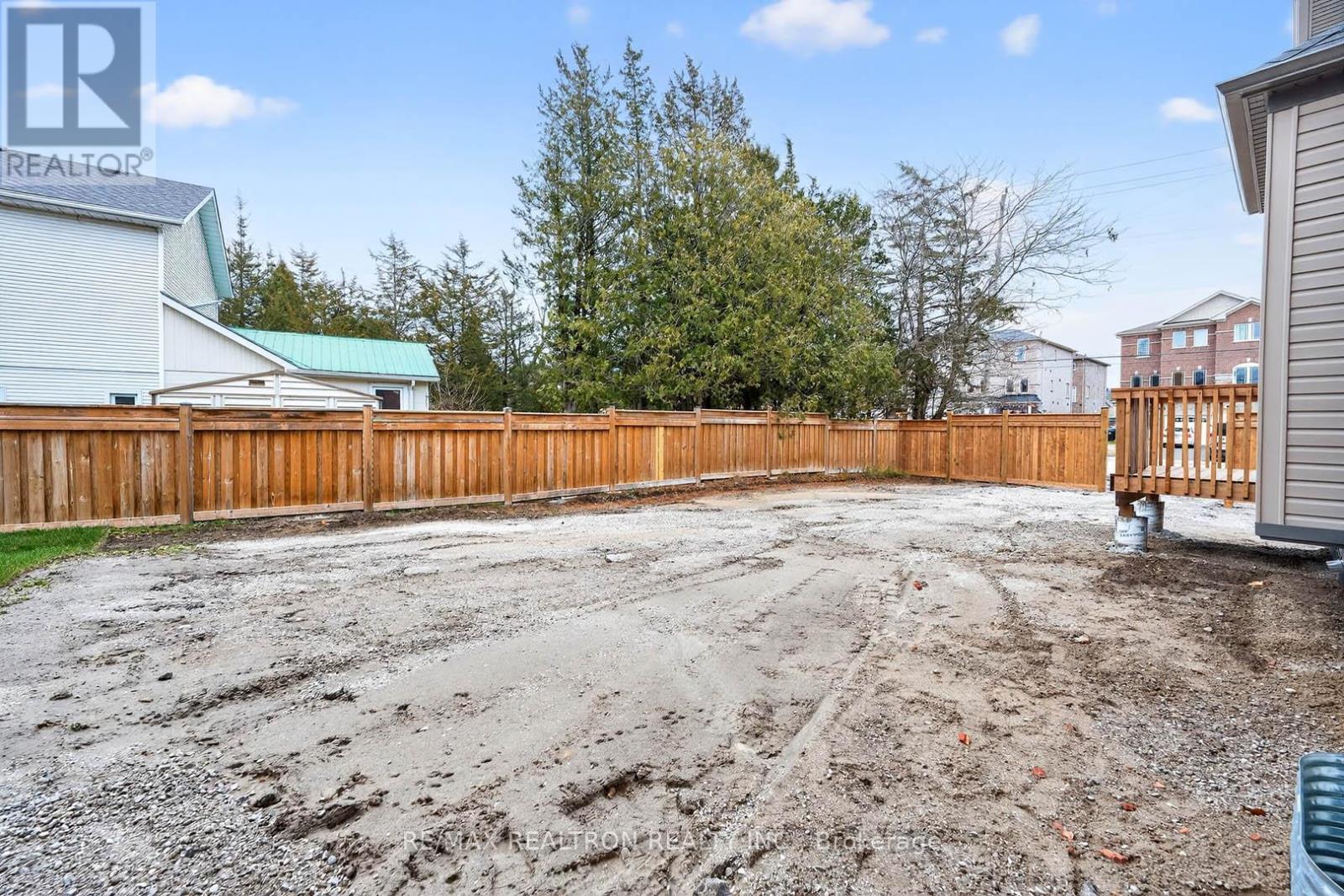 1 Wakefield Boulevard, Essa, ON - Outdoor