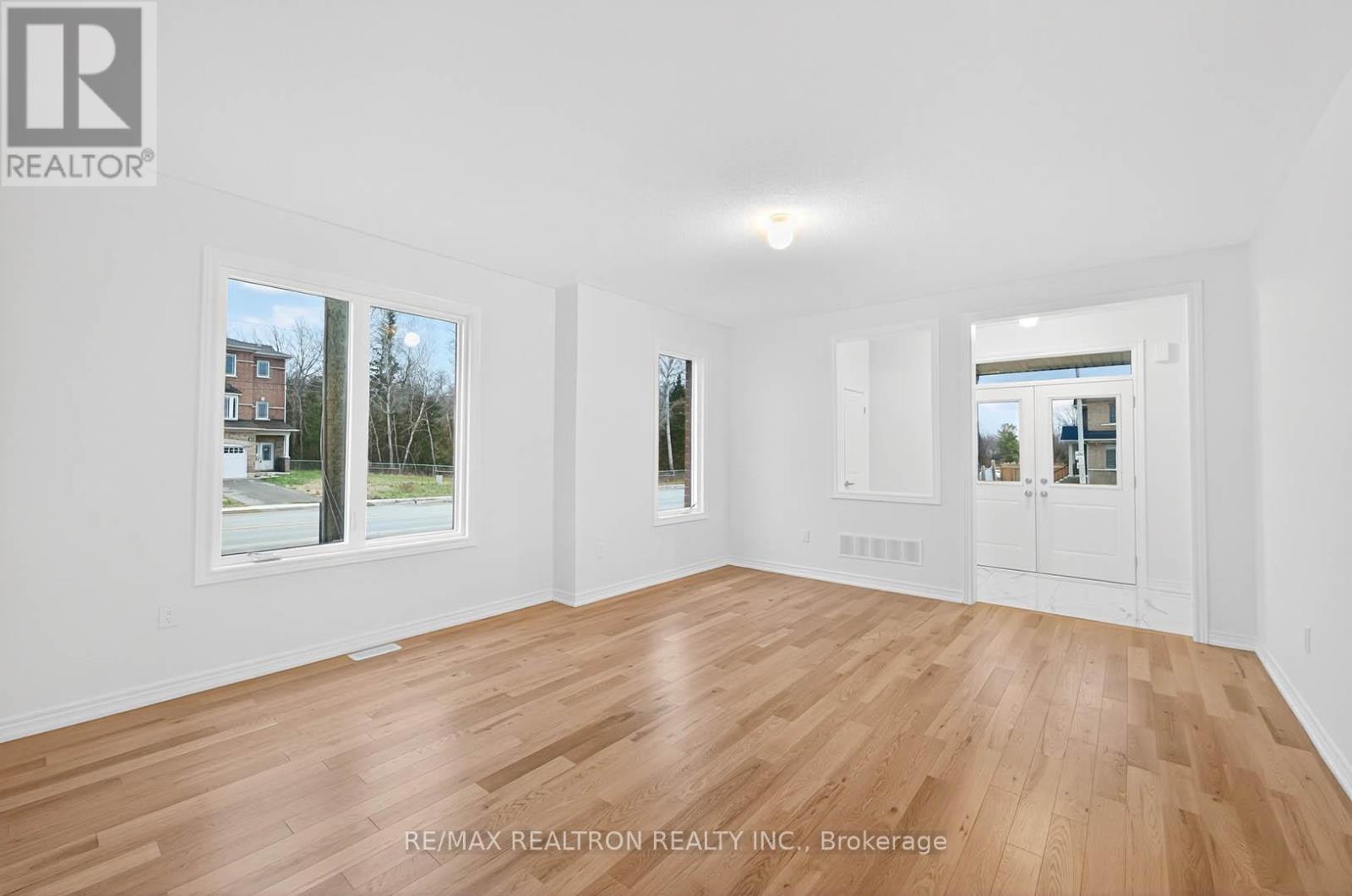 1 Wakefield Boulevard, Essa, ON - Indoor Photo Showing Other Room