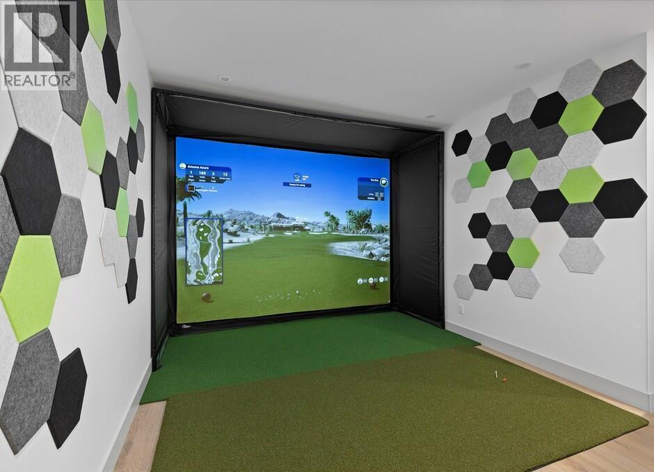 1062 Emslie Street, Kelowna, BC - Indoor Photo Showing Other Room