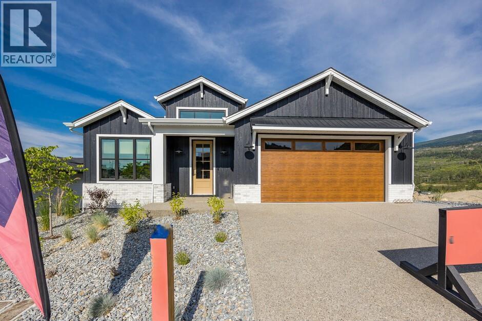 1062 Emslie Street, Kelowna, BC - Outdoor