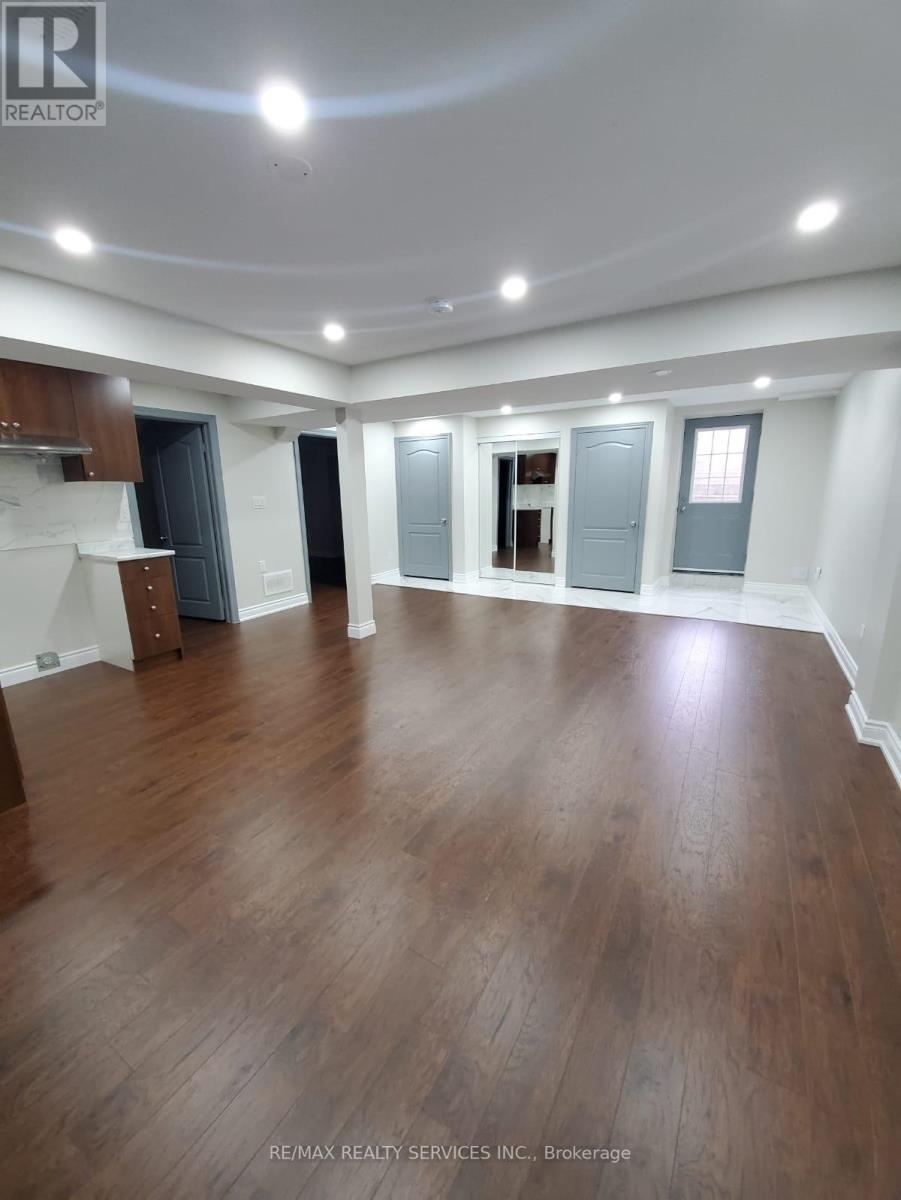 (Basement) - 4 Mellowood Avenue, Brampton, ON