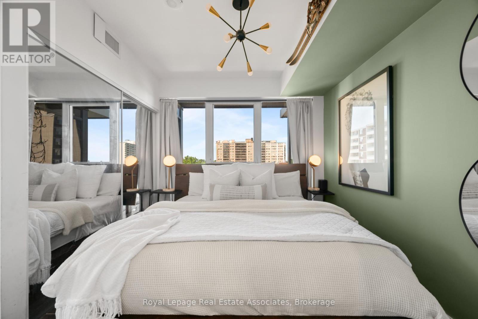 602 - 370 Martha Street, Burlington, ON - Indoor Photo Showing Bedroom