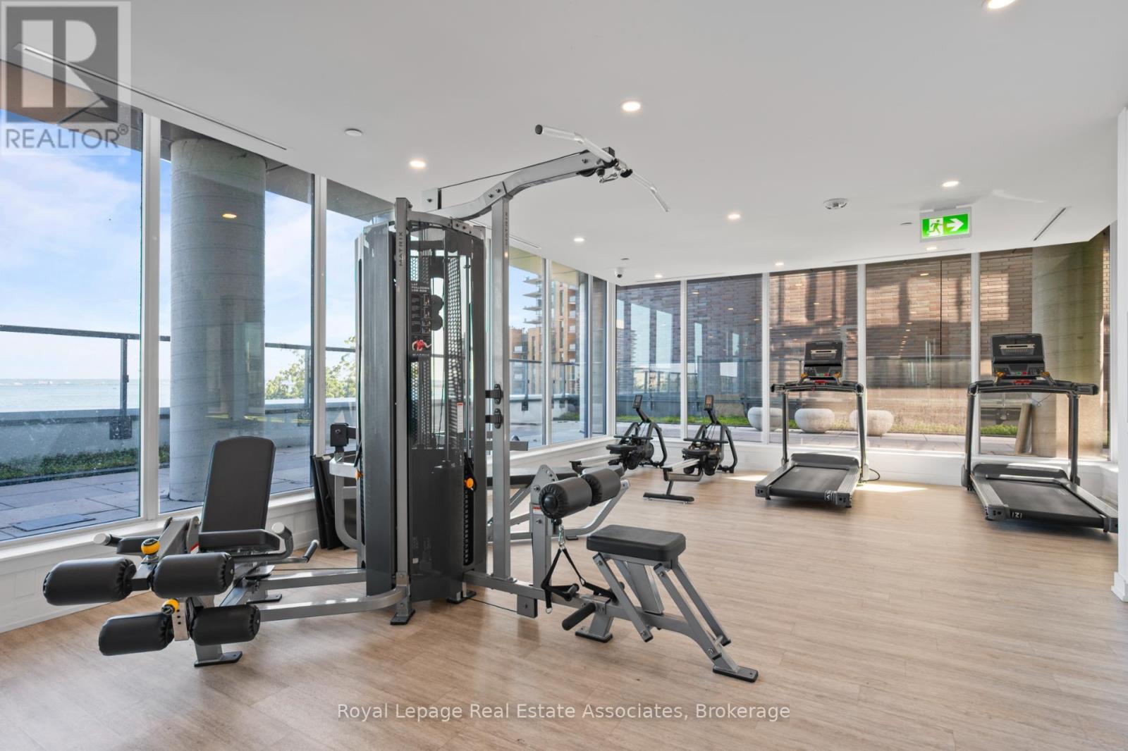 602 - 370 Martha Street, Burlington, ON - Indoor Photo Showing Gym Room