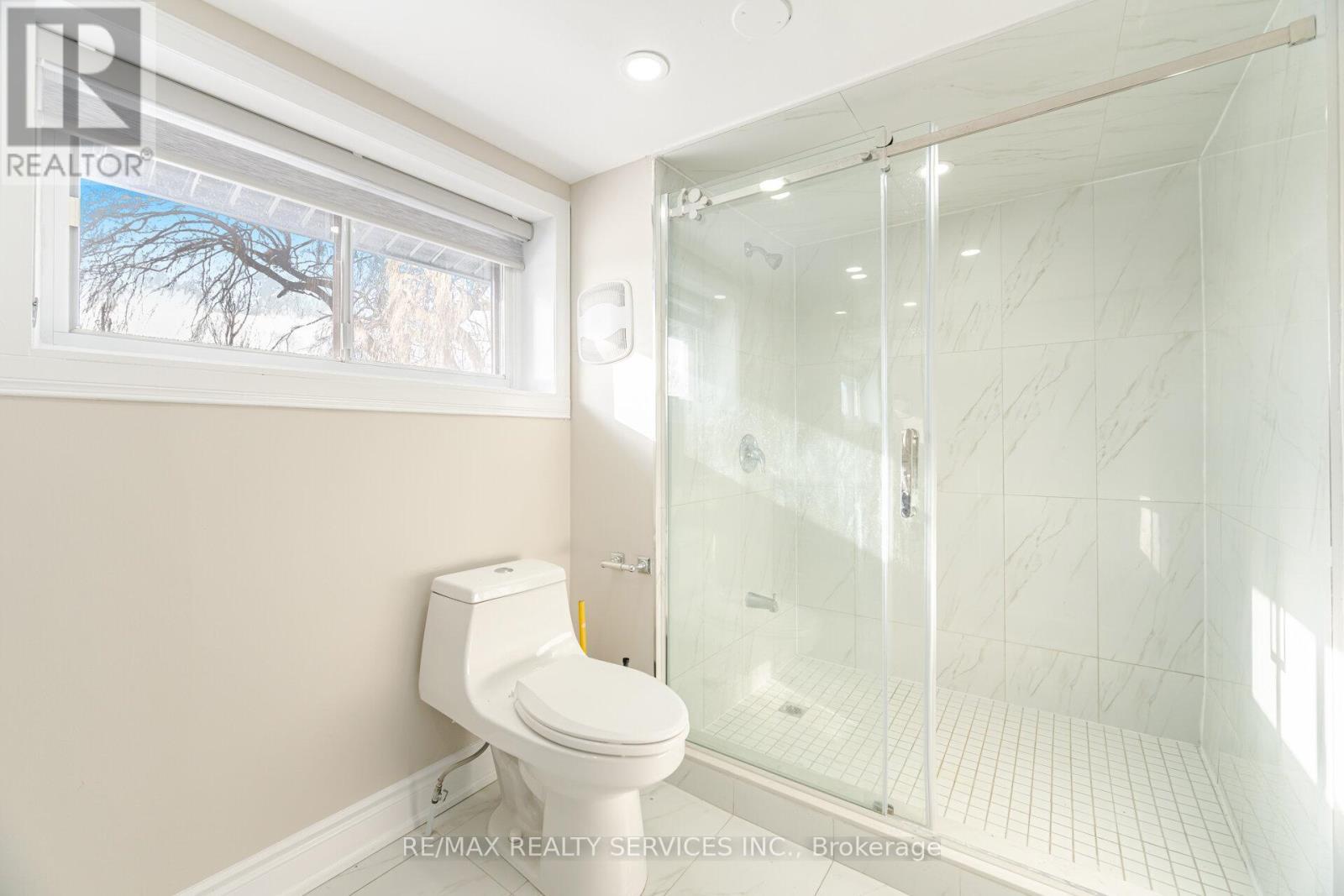 12270 Fourth Line, Milton, ON - Indoor Photo Showing Bathroom