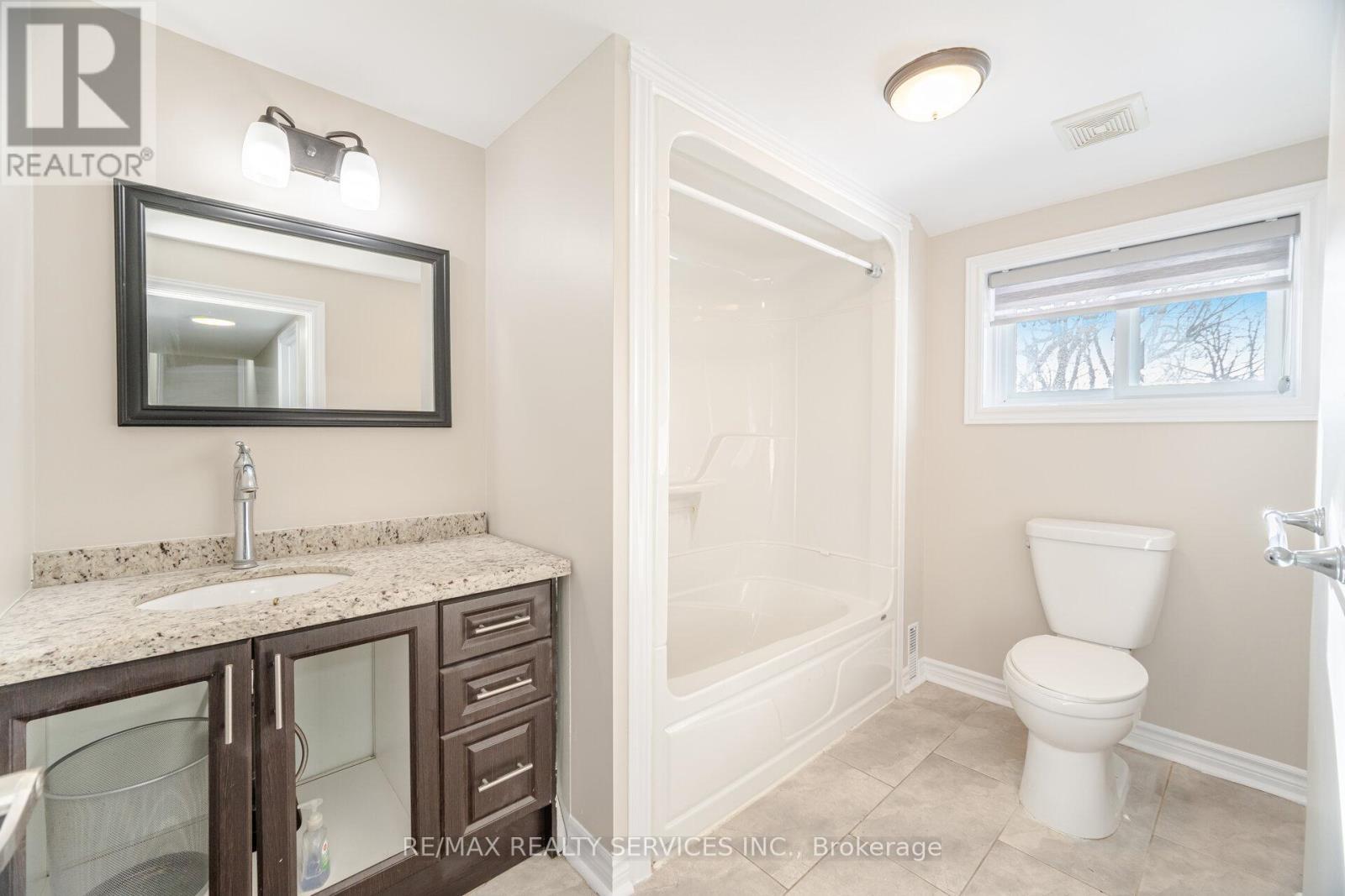 12270 Fourth Line, Milton, ON - Indoor Photo Showing Bathroom