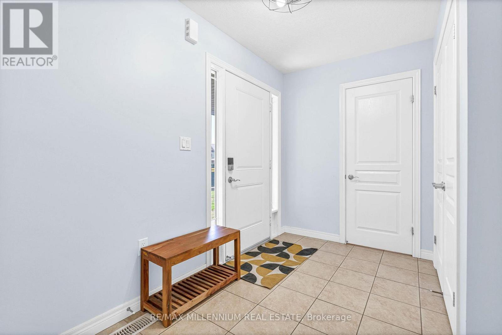 235 Bellagio Avenue, Hamilton, ON - Indoor Photo Showing Other Room