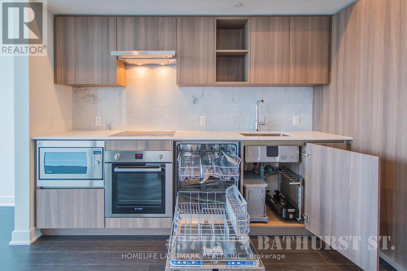2516 - 19 Bathurst Street, Toronto, ON - Indoor Photo Showing Kitchen