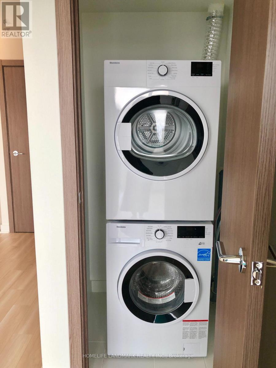 2516 - 19 Bathurst Street, Toronto, ON - Indoor Photo Showing Laundry Room