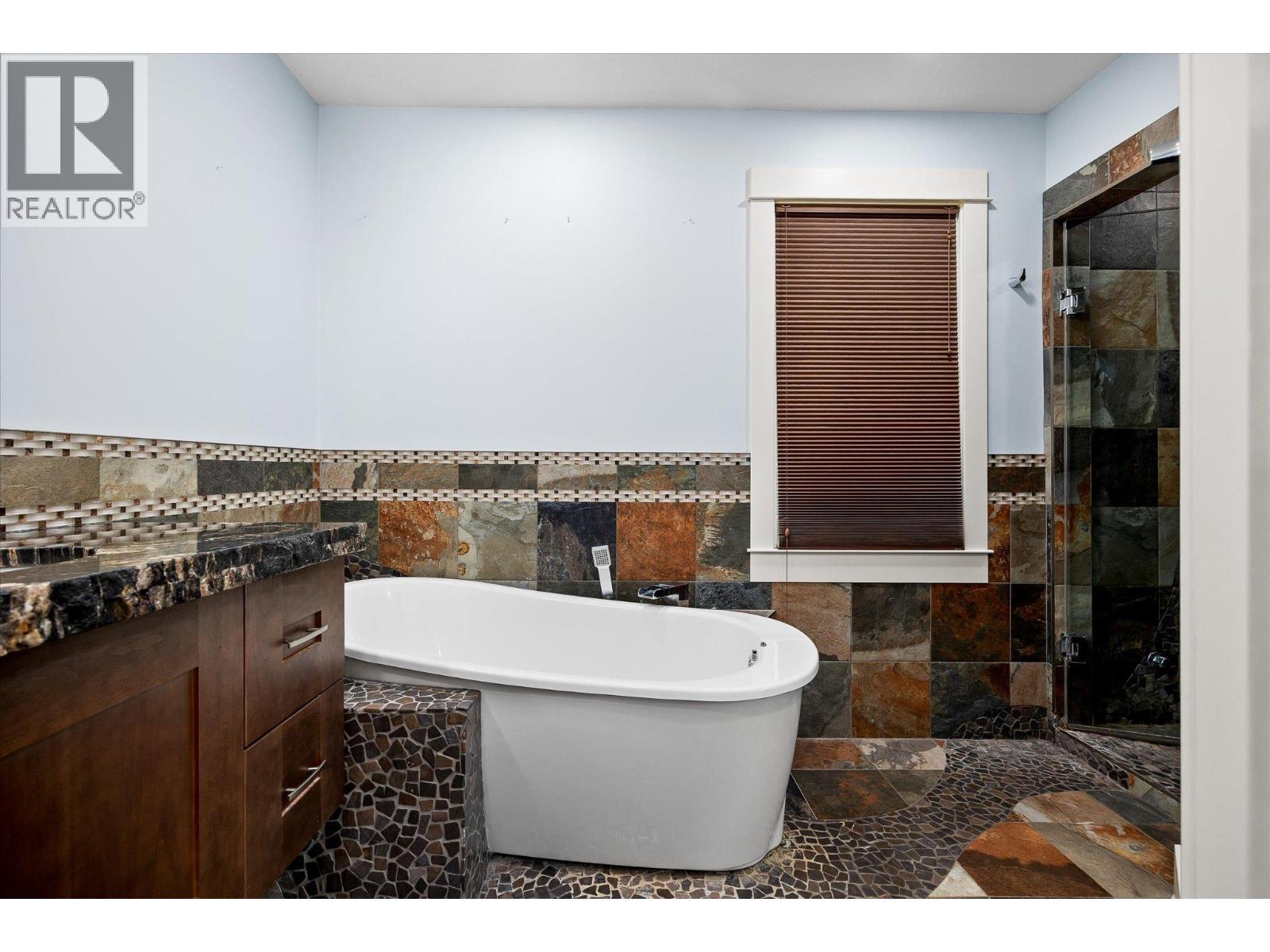 12313 Kalavista Drive, Coldstream, BC - Indoor Photo Showing Bathroom