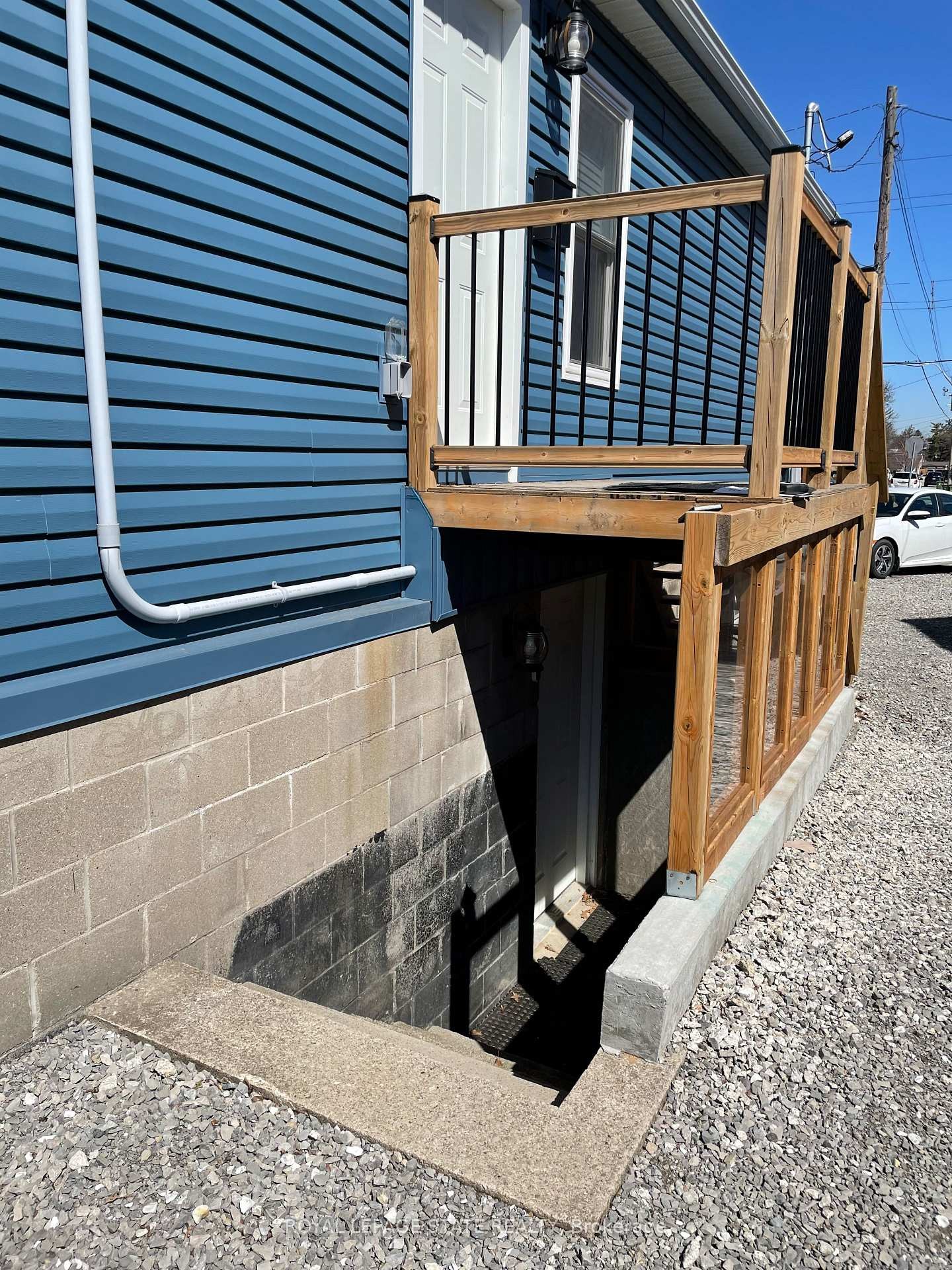 Lower-176 Queensdale Avenue, Hamilton, ON - Outdoor