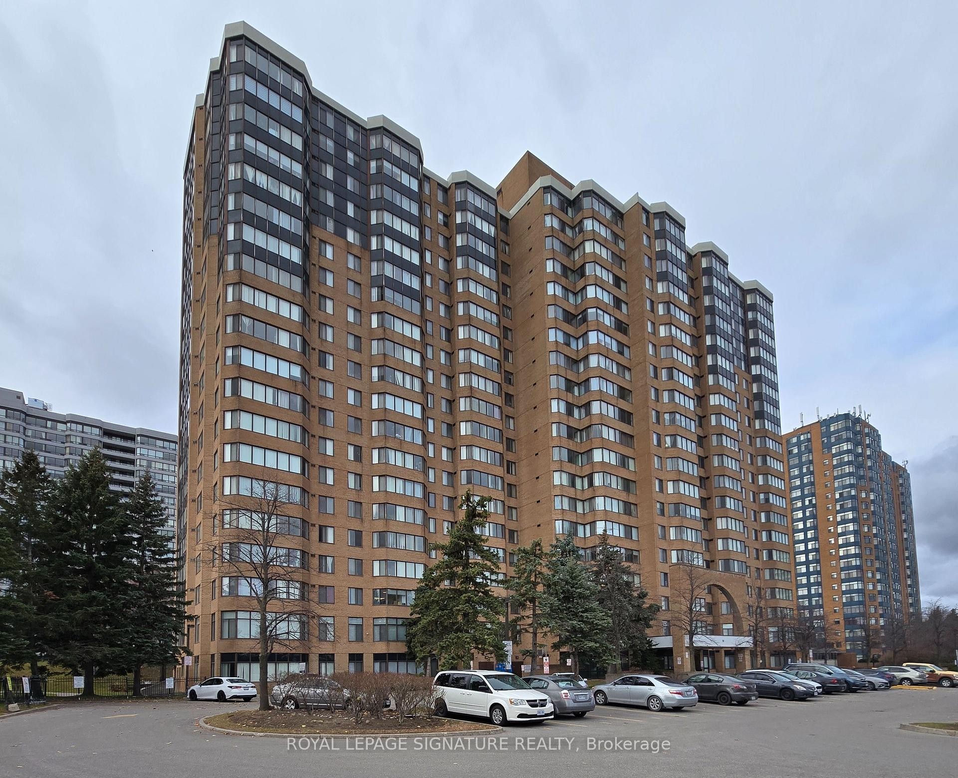 507-80 Alton Towers Circle, Toronto, ON - Outdoor With Facade