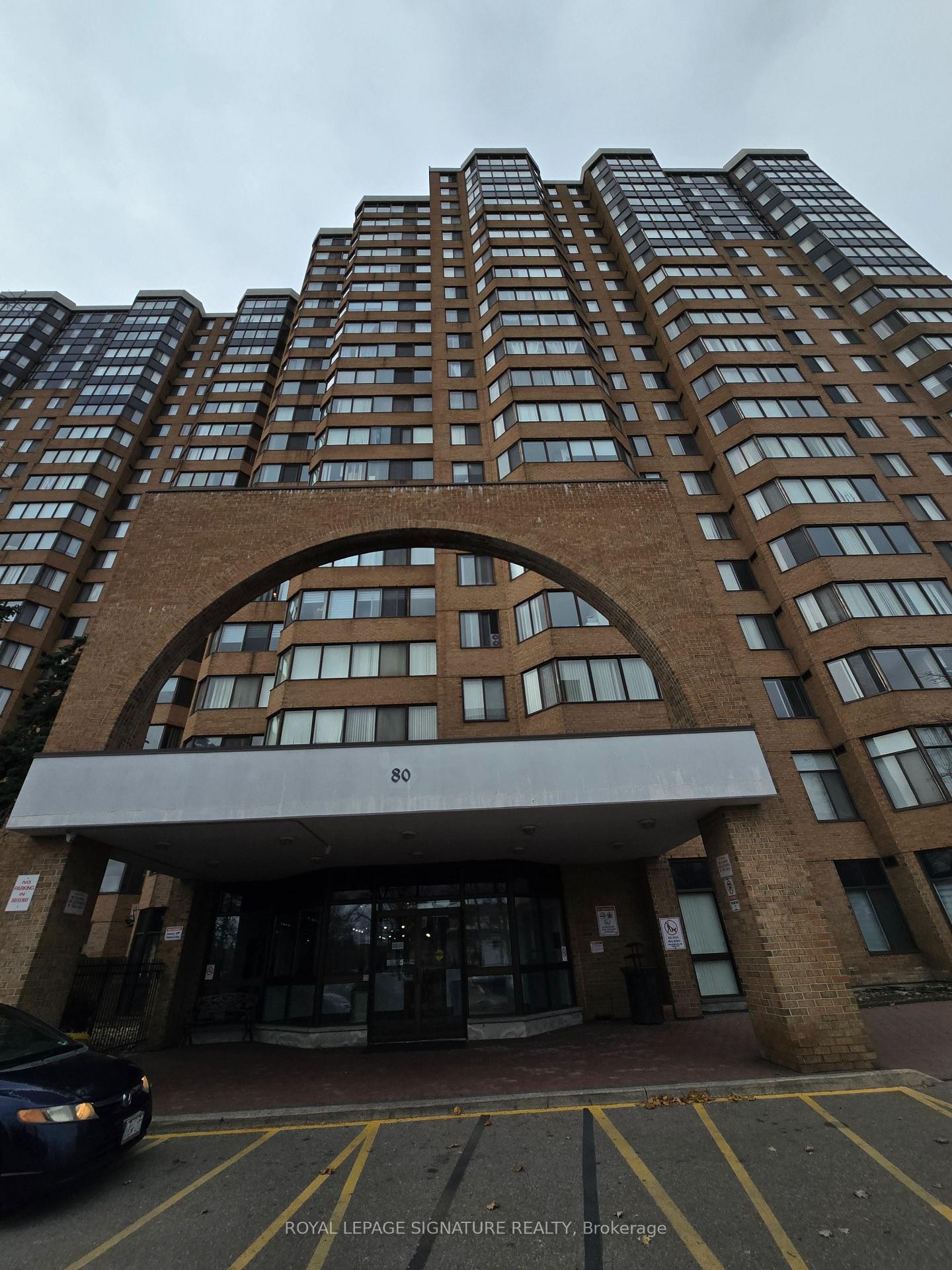 507-80 Alton Towers Circle, Toronto, ON - Outdoor With Facade