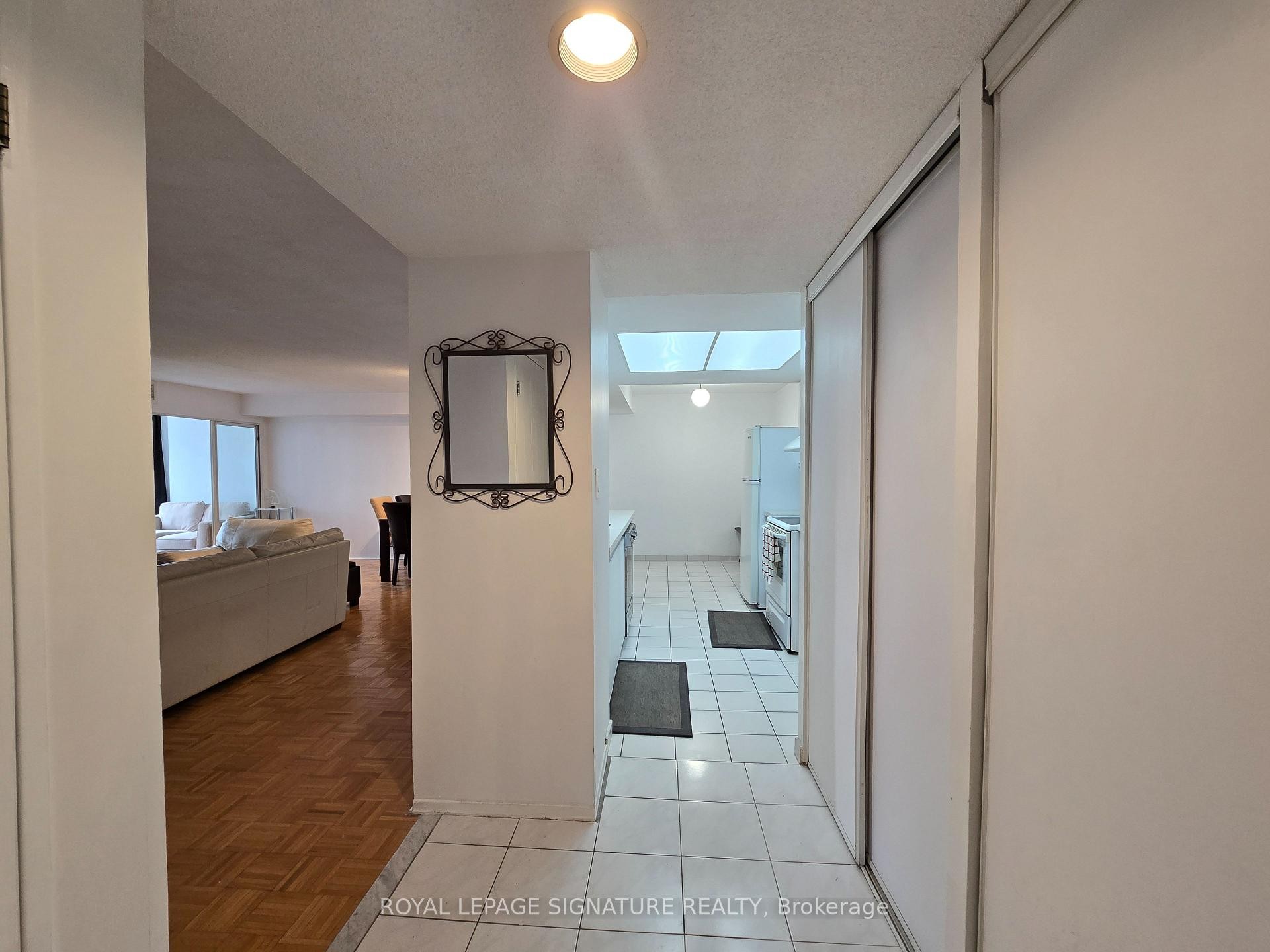 507-80 Alton Towers Circle, Toronto, ON - Indoor