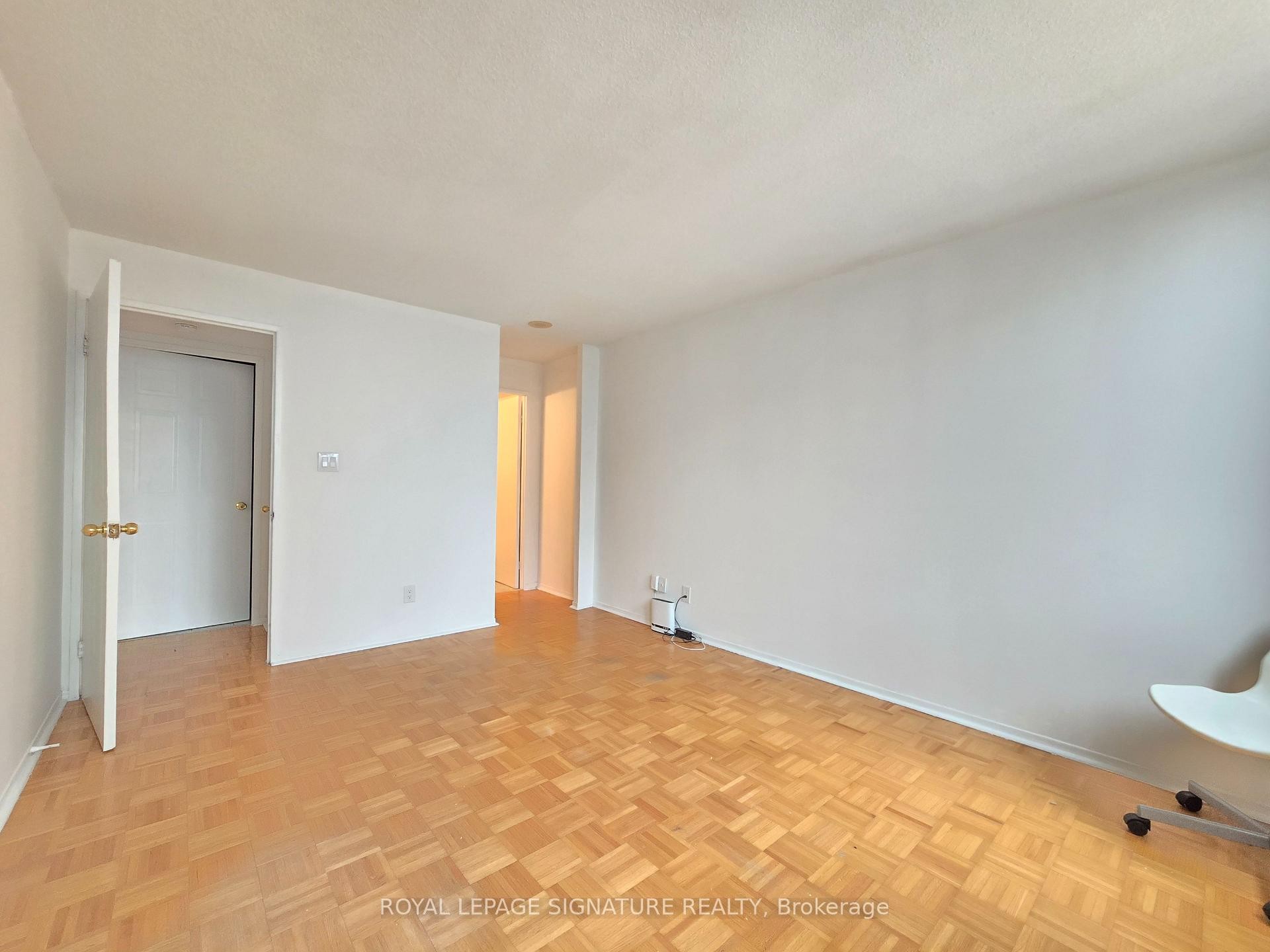 507-80 Alton Towers Circle, Toronto, ON - Indoor Photo Showing Other Room