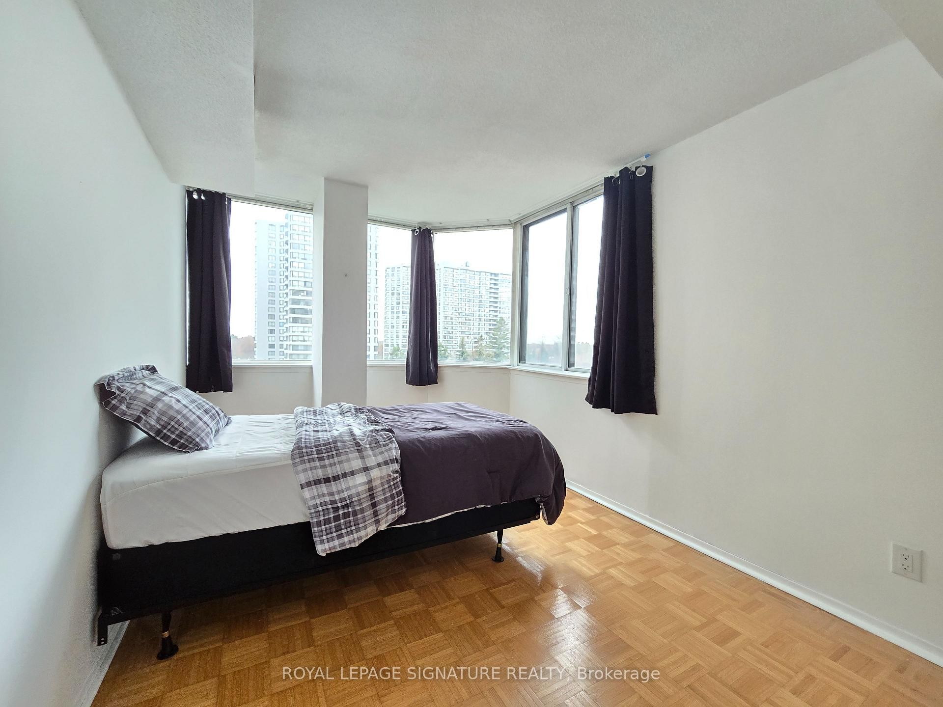 507-80 Alton Towers Circle, Toronto, ON - Indoor Photo Showing Bedroom