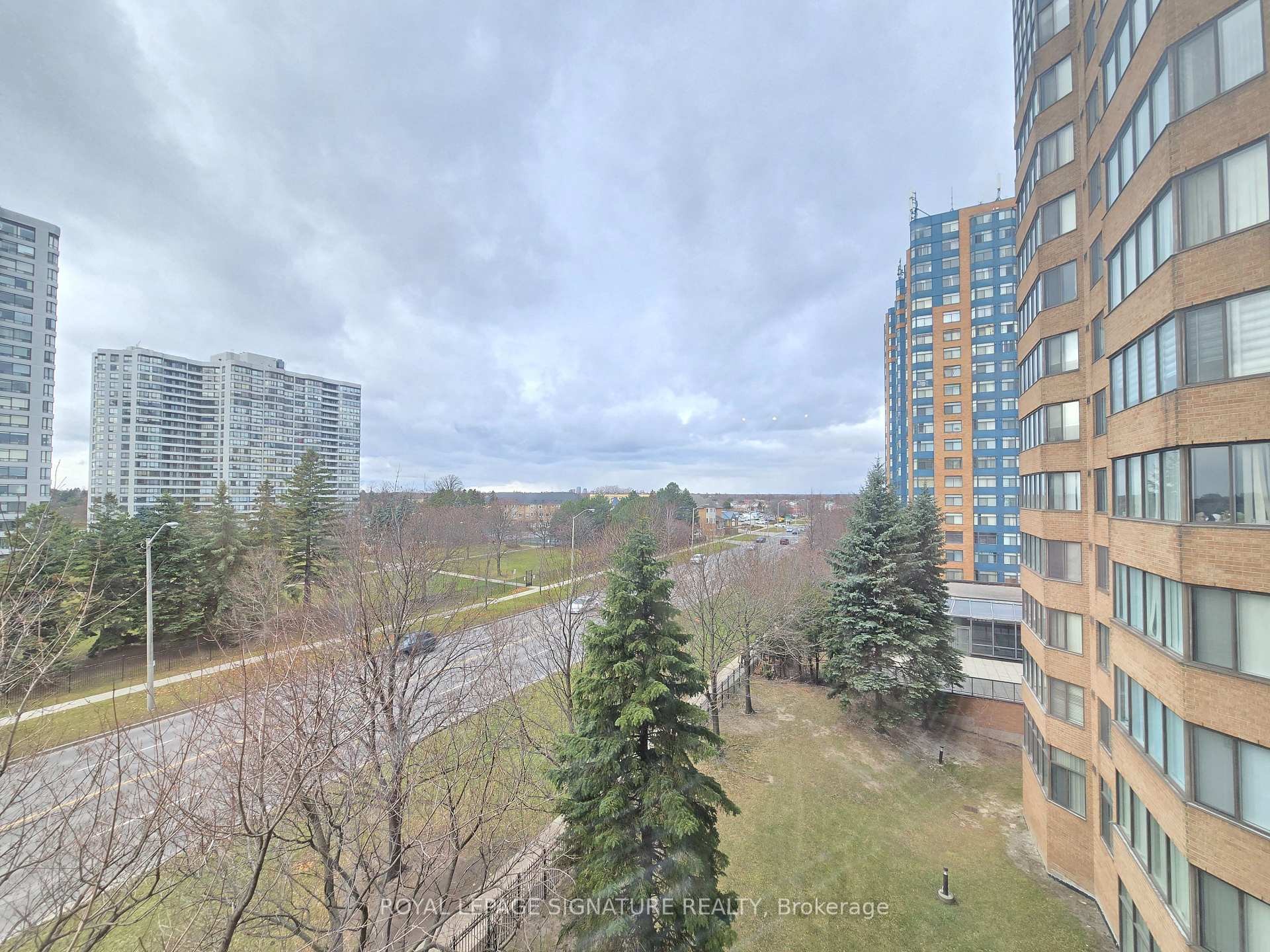 507-80 Alton Towers Circle, Toronto, ON - Outdoor