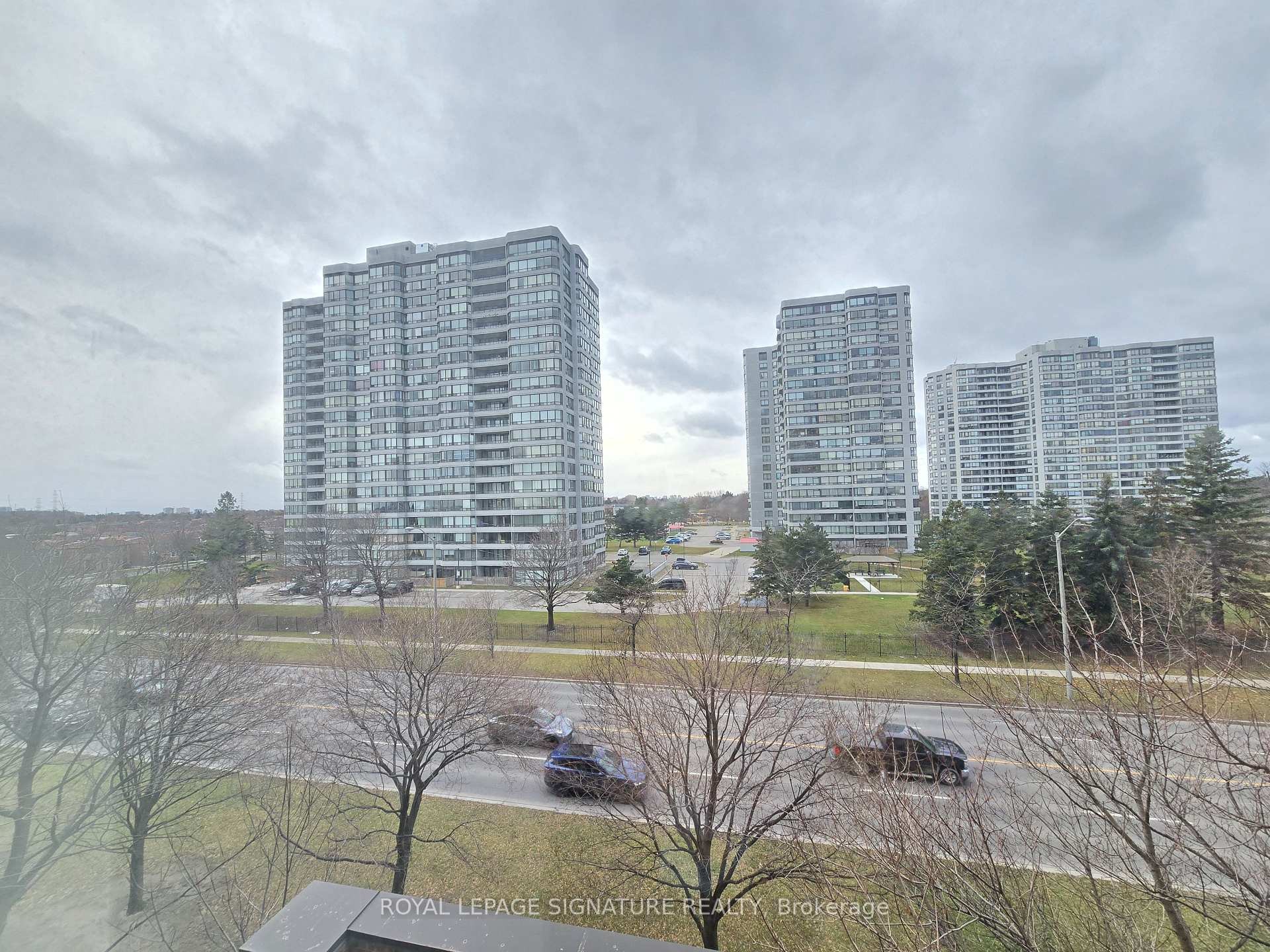 507-80 Alton Towers Circle, Toronto, ON - Outdoor