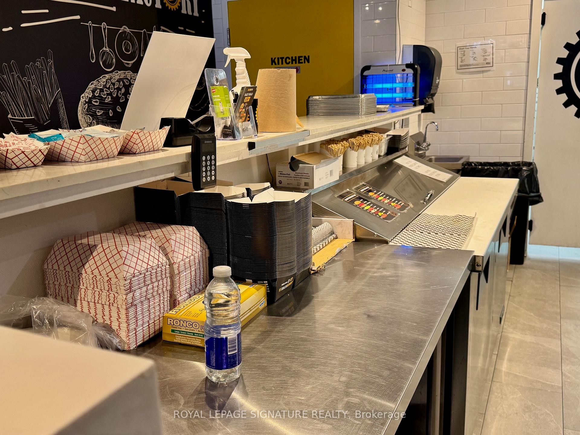 47 Lakeshore Road E, Mississauga, ON