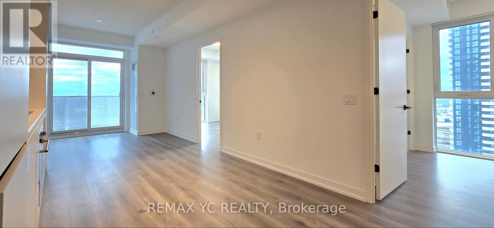 3912 - 28 Interchange Way, Vaughan, ON - Indoor Photo Showing Other Room