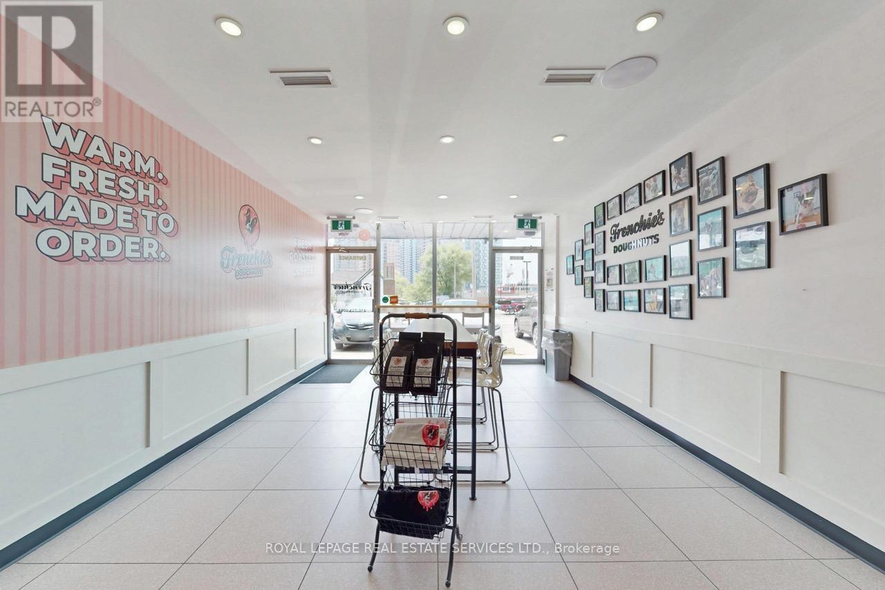 3830 Bloor Street W, Toronto, ON