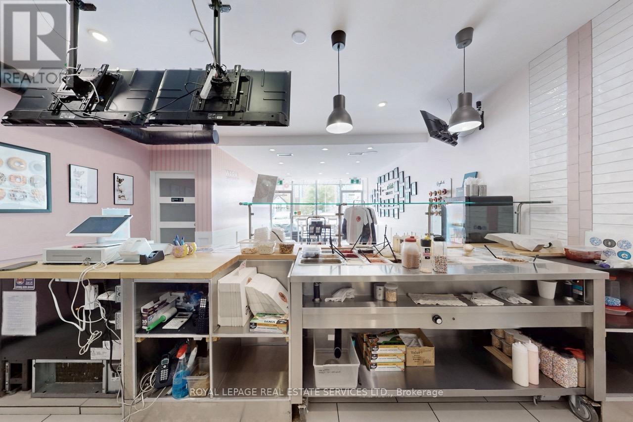 3830 Bloor Street W, Toronto, ON